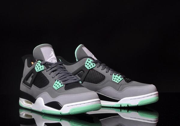 air-jordan-4-retro-darkgrey-